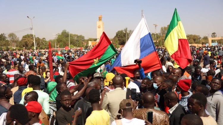 Manifestações depois do golpe em Burkina Faso
