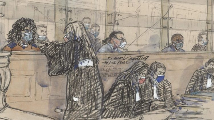 Schizzi del tribunale raffiguranti gli imputati nel processo per la morte di padre Jacque Hamel