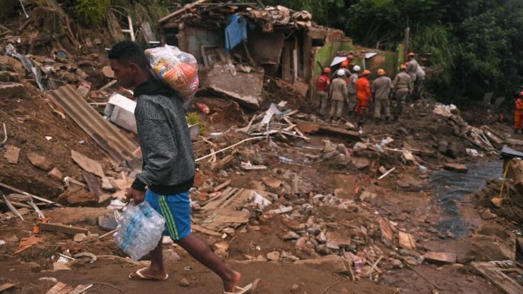 Danos caudados por las inundaciones en Petrópolis