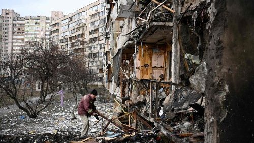 Il Papa: accompagniamo il popolo ucraino che soffre sotto i bombardamenti