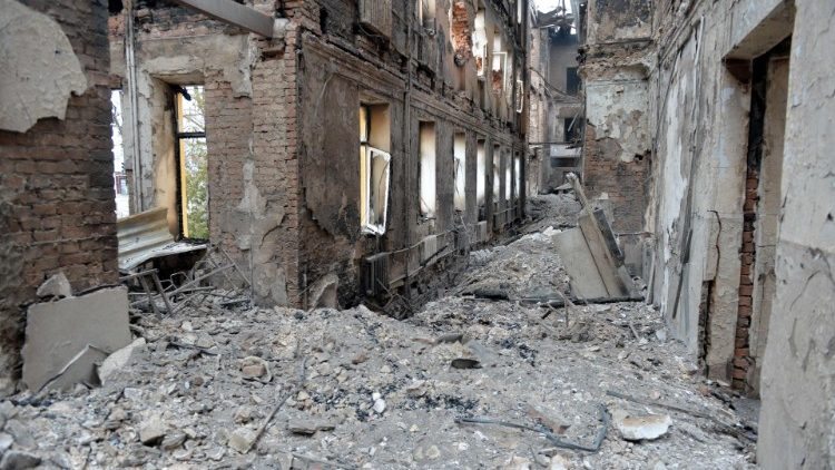 Une école détruite dans la ville de Kharkiv, à 50 kilomètres de la frontière russe, le 28 février 2022. 