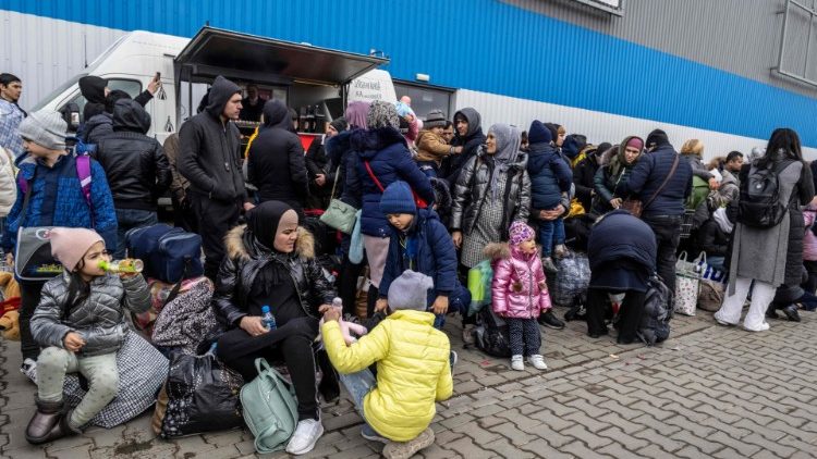 Refugiados llegando a la frontera con Polonia