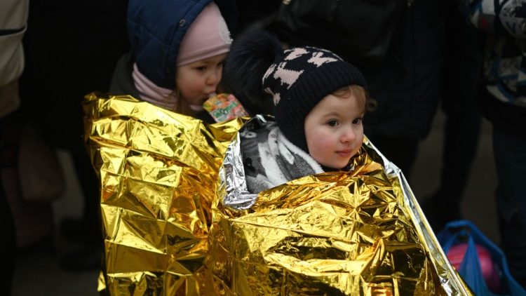 bambini in fuga dall'Ucraina 