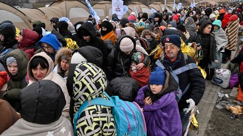 Number of Ukrainian refugees rises as Russia hits civilian areas