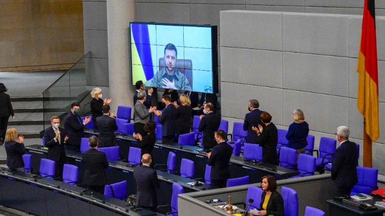 Nagovor predsednika Ukrajine Zelenskega v nemškem parlamentu.