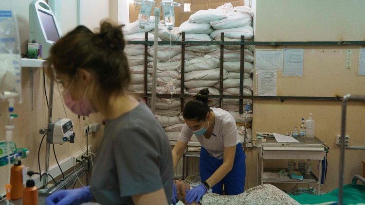 Hospitales colapsados en Ucrania