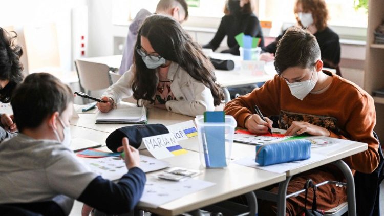 In deutschen Schulen besuchen bereits zahlreiche Flüchtlingskinder aus der Ukraine den Unterricht, wie hier in der Max-Ernst-Gesamtschule in Köln
