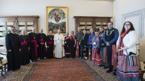 O Papa encontra uma delegação de indígenas do Canadá: "Ele escutou nossa dor"