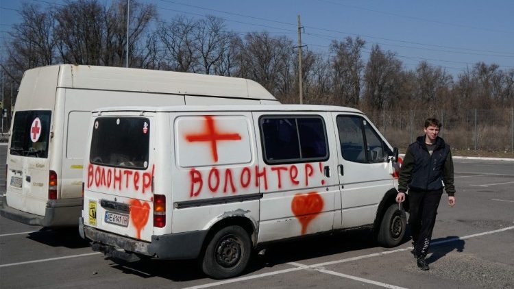 Medizinische Hilfe für die Kriegsopfer in der Ukraine (Mariupol, März 2022)