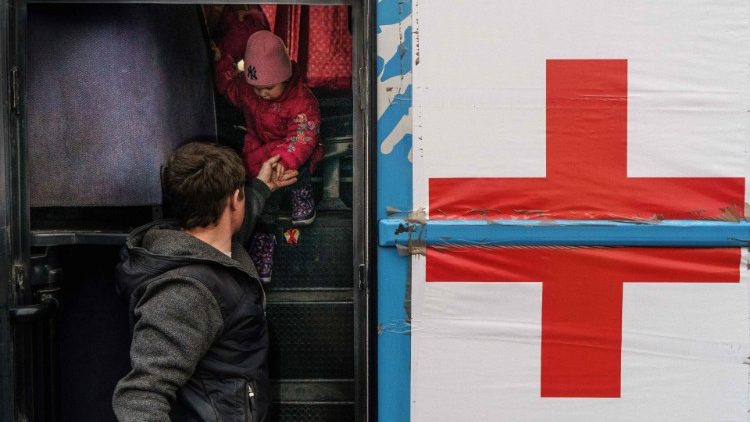 Croce Rossa al fianco delle popolazioni colpite dalla guerra