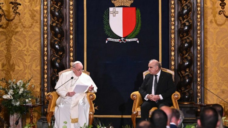 Papst Franziskus und Maltas Präsident George Vella in Valletta, Malta