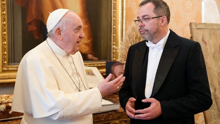Papież Franciszek z ambasadorem Andrijem Juraszem 