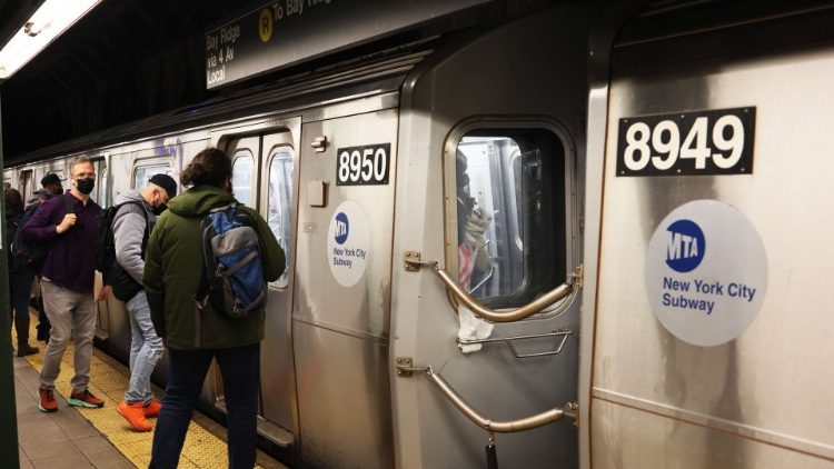 Uchunguzi unaendelea huko Brooklyn Marekani kutokana na tukio la mtu kujeruhi watu kwa risasi kwenye treni za ndani.