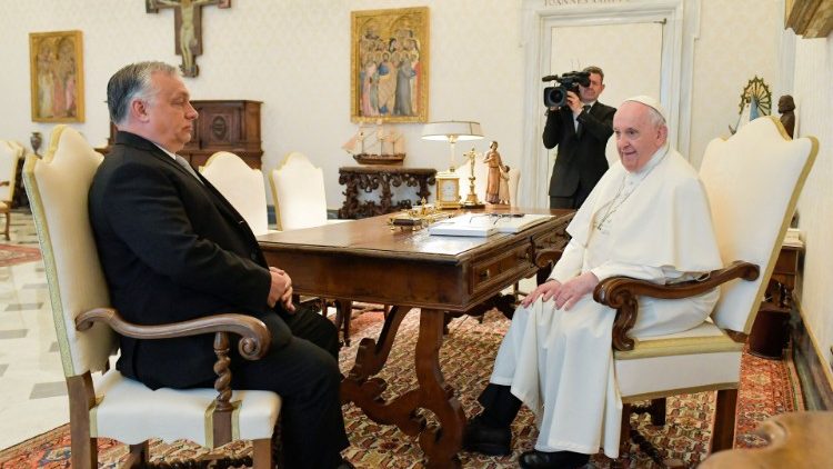 Papa Franjo i mađarski premijer Viktor Orbán; Vatikan, 21. travnja 2022.