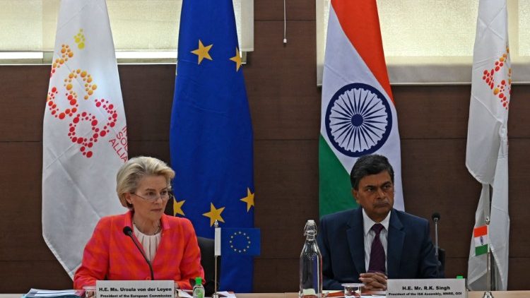 Rais wa Tume ya Ulaya, Bi Ursula von der Leyen, alitaja jukumu muhimu la Ulaya na India katika mapambano dhidi ya mabadiliko ya tabianchi.