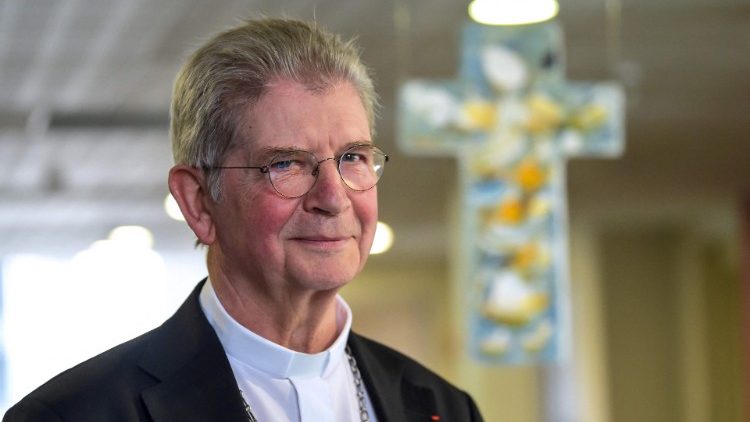 Abp Ulrich chce zmian w nauczaniu Katechizmu o homoseksualizmie