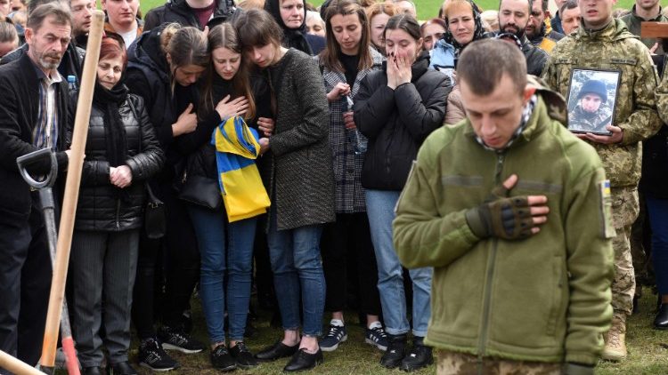 Atsisveikinimas su žuvusiu ukrainiečių kariu