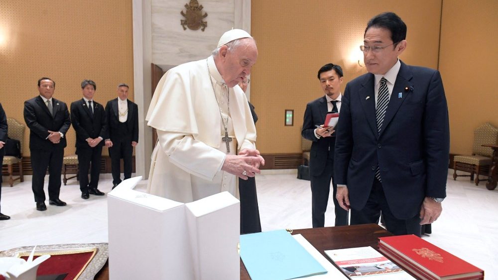 Predseda vlády Japonska Fiumo Kishida na návšteve vo Vatikáne