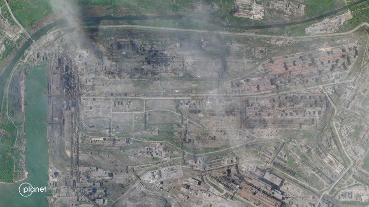 Overhead view of the steel plant in Mariupol