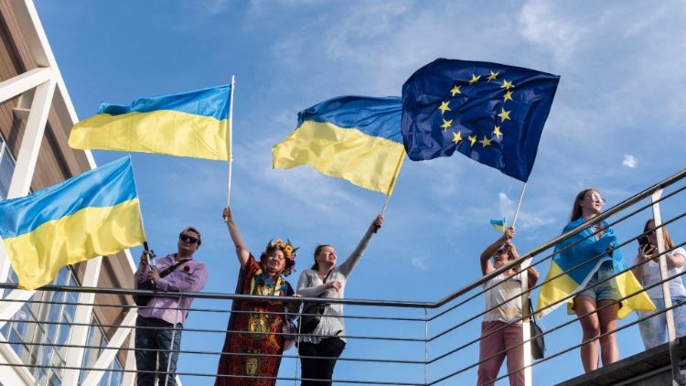 Bandiere a sostegno dell'Europa e dell'Ucraina
