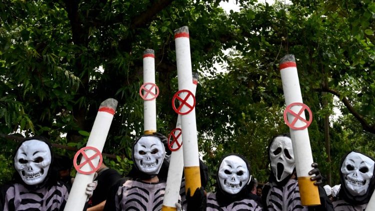विश्व तंबाकू निषेध दिवस पर कोलकाता में प्रदर्शन