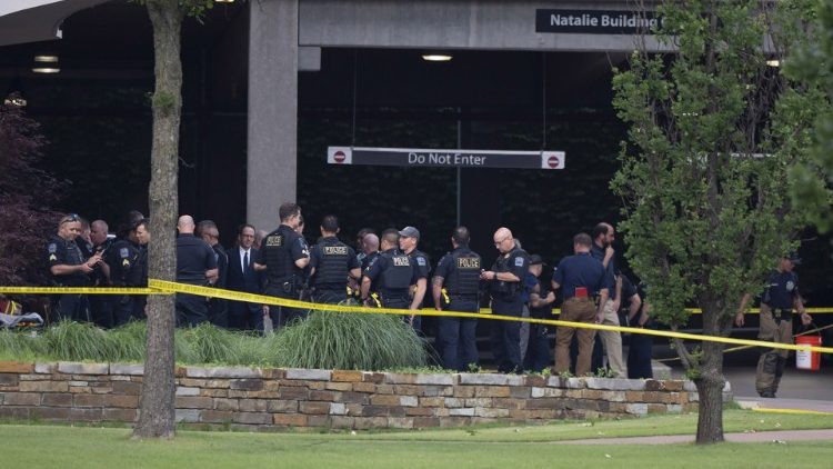 Il Medical Building di Tulsa, in Oklahoma, dove un uomo ha fatto fuoco uccidendo 5 persone