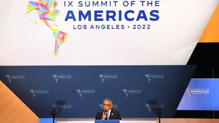 Primeiro-Ministro de Belize John Briceno, durante 9ª Cúpula das Américas em Los Angeles, 9 de junho de 2022 (AFP)