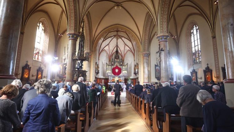 Gottesdienst in Garmisch-Patenkirchen in Gedenken an die Opfer des Zugunglücks bei Burgrain (11.6.2022)