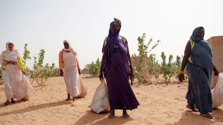 Frauen in Mali, wo Kinderehen sehr üblich sind