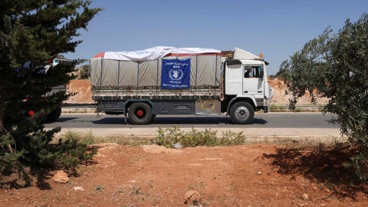 Ein Lastwagen mit Hilfen des Welternährungsprogramms in der Provinz Idlib