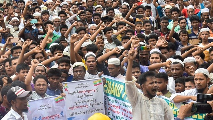 Tausende von Rohingya protestierten für eine sichere Rückkehr in ihre Heimat Myanmar (Flüchtlingslager Cox's Bazar, Bangladesch, am 19.6.2022)