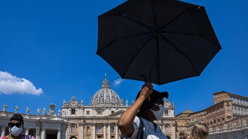 VATICAN-RELIGION-POPE-ANGELUS
