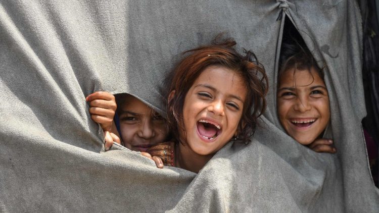 पाकिस्तान के शरणार्थी बच्चे