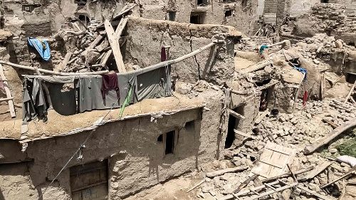 Afghanistan piegato dal sisma e dalla fame