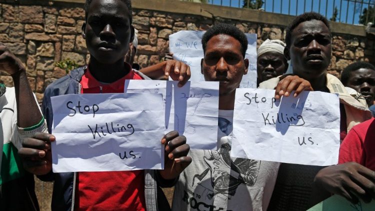"Dejen de matarnos", el clamor de los migrantes ante la tragedia en Melilla. (Foto: AFP or licensors)