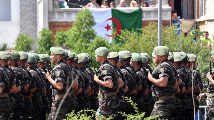 Défilé militaire à Alger le 5 juillet 2022