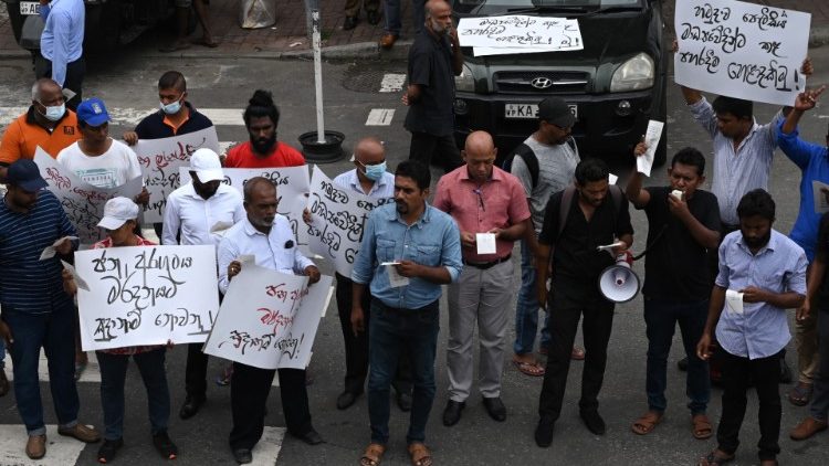 Sri Lanka, la protesta della popolazione nella capitale, Colombo