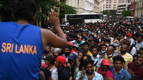 Crise au Sri Lanka: des semaines à venir incertaines pour le pays