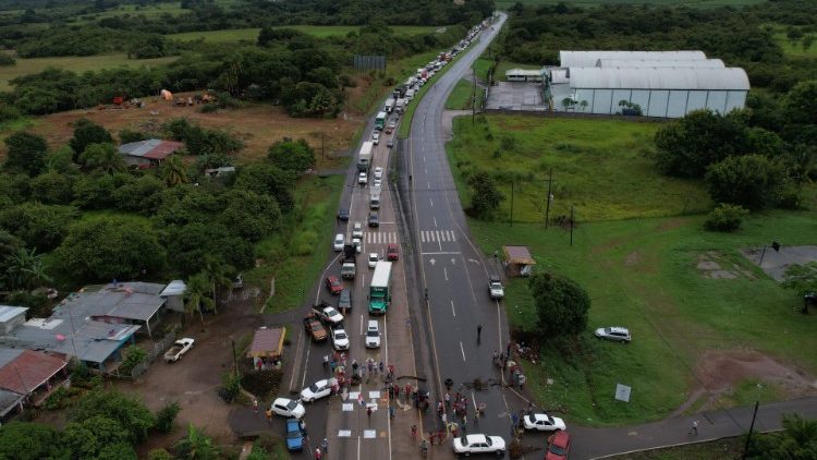 Residentes locales bloquean la carretera Panamericana en Aguadulce, Panam, el 14 de julio de 2022.. El gobierno de Panam se enfrenta a continuas protestas contra la creciente inflacin y la corrupcin.