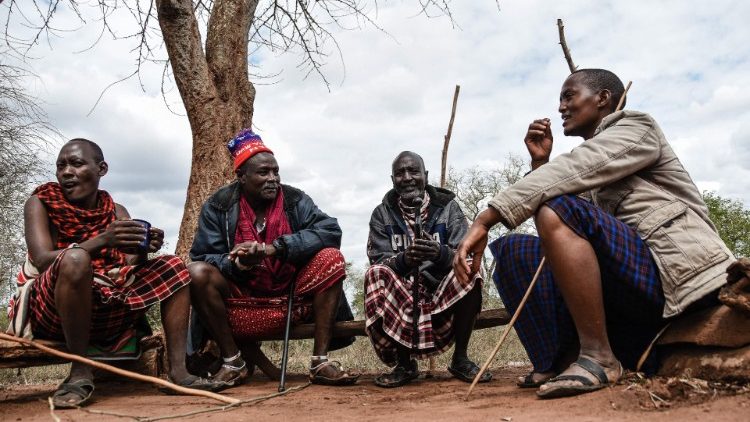 La popolazione dei Maasai conta tra i 70.000 e gli 80.000 individui residenti in Tanzania