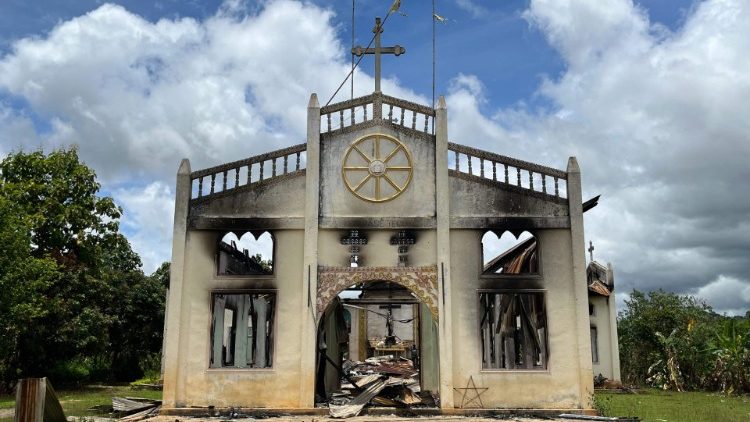 Eine christliche Kirche in Myanmar, die laut Amnesty International durch Landminen der Junta zerstört wurde (Afp photo/Amnesty International)
