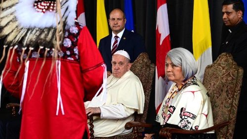 Papst in Kanada eingetroffen