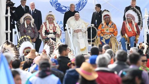 Папа попросил прощения за преступления против коренных народов