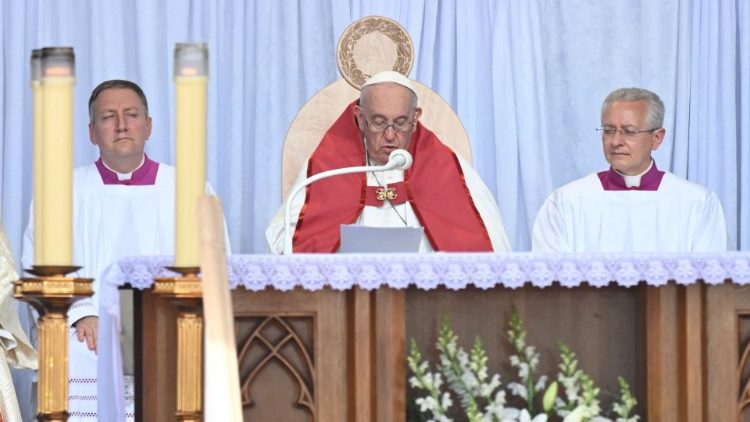 Papst Franziskus bei der Predigt im Commonwealth Stadion in Edmonton (Kanada)