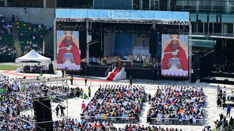 Holy Mass presided over by Pope Francis at Edmonton stadium