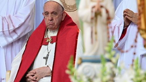 Papst bei Messe in Edmonton: Nie Gewissen anderer unterdrücken