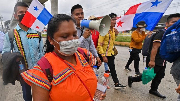 Proteste auf einer Autobahn in Panama