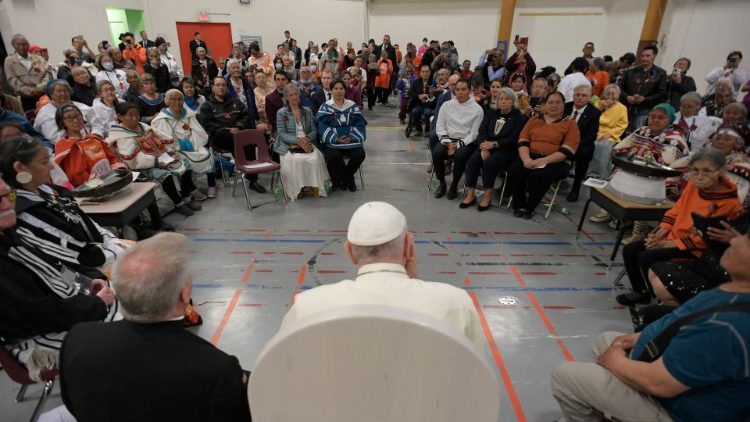 Encuentro del Papa con pobladores indígenas en Iqaluit, Canadá