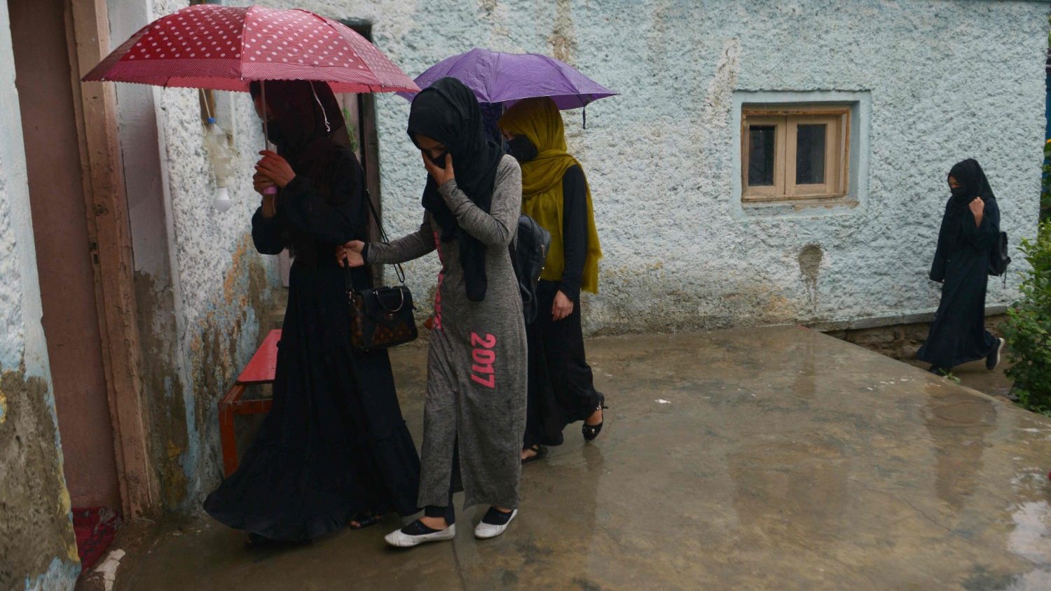 Afghanistan 1 jahr unter den taliban: krise und hoffnung - vatican news