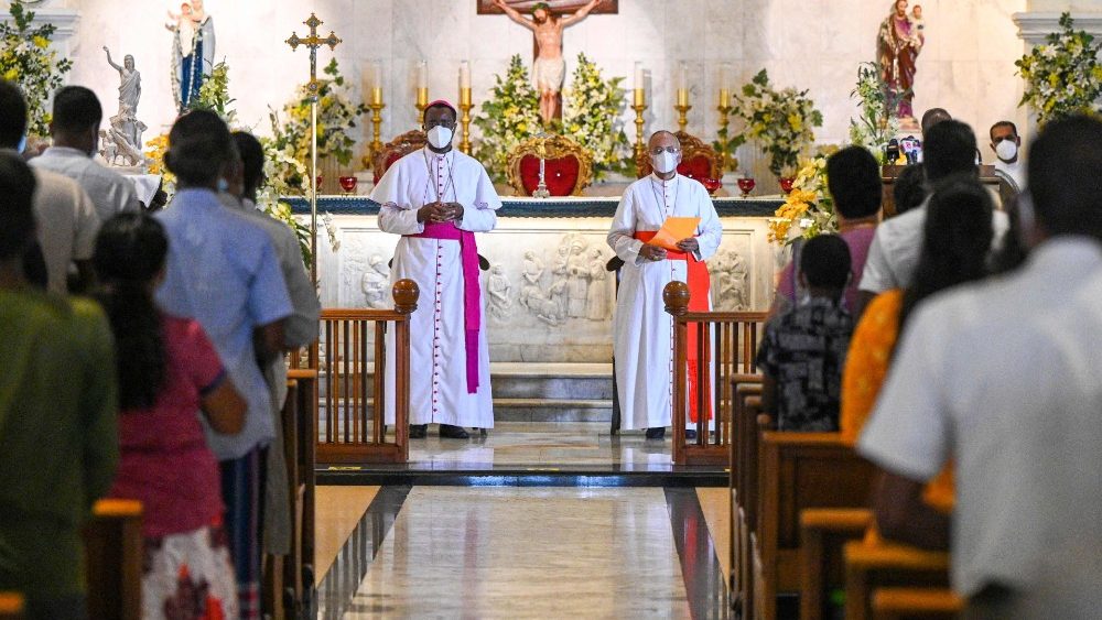 SRI LANKA-POLITICS-RELIGION-DONATION